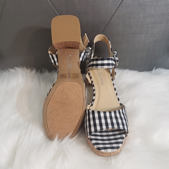 Chinese Laundry open toe slip on platform sandals - Picture 13 of 16